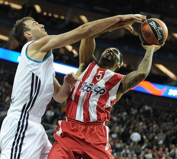 因此排名在 因此排名在